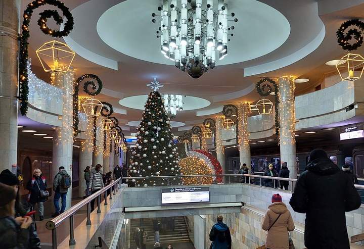 Third of Ukrainians now celebrate Christmas on 25 December, not 7 January