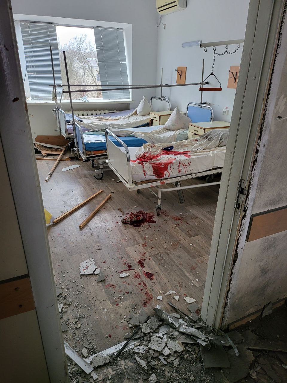 Kherson under massive Russian artillery attack, hospital damaged