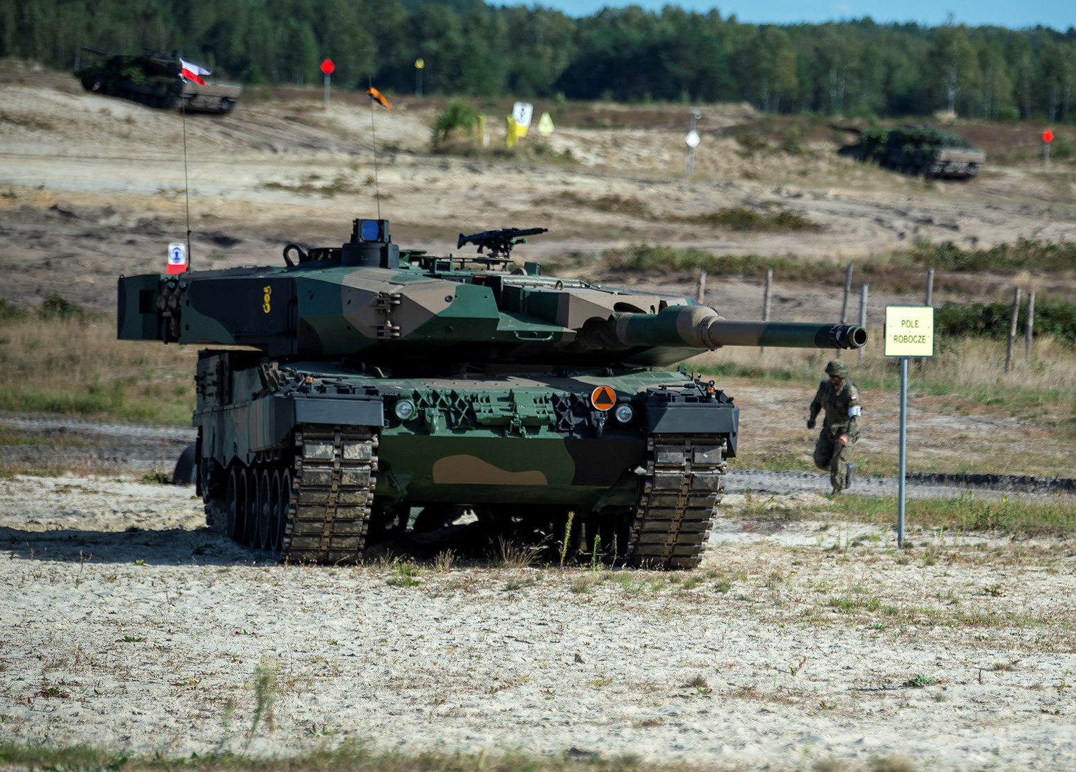 Poland delivered first four Leopard tanks to Ukraine – Polish PM (updated)