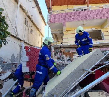 ukriane search and rescue turkey earthquake