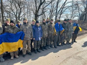 130 Ukrainian POWs return home from Russian captivity