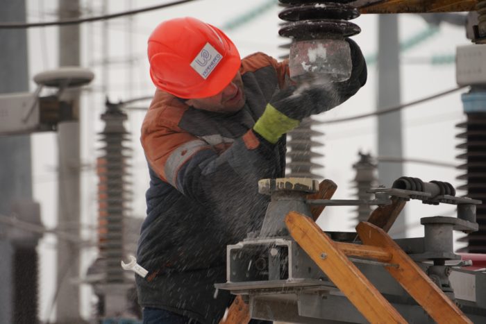 Ukraine power grid repair