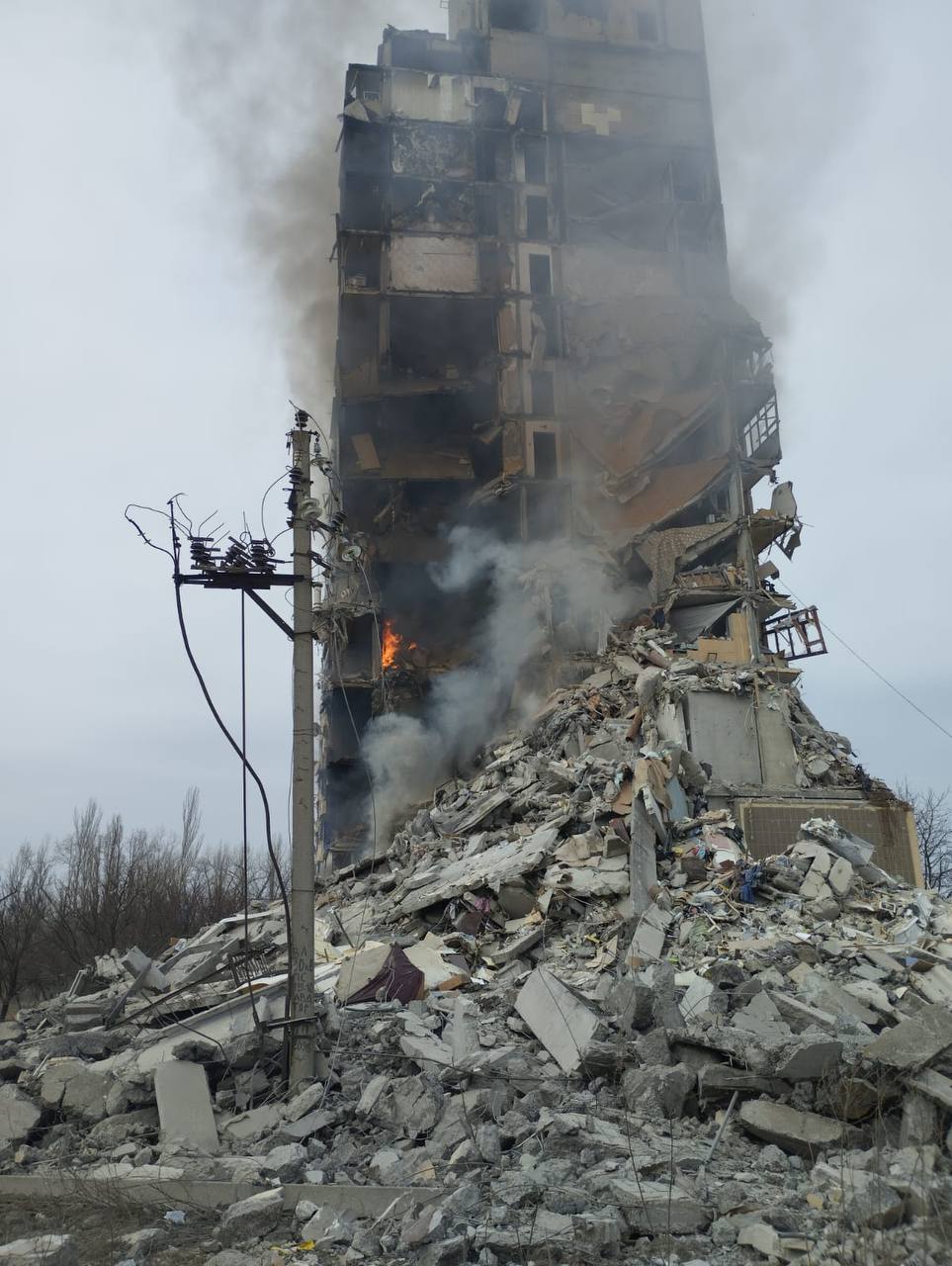 Apartment block in Avdiivka, Donetsk Oblast, hit by a Russian missile on the morning of 17 March 2023. Source ~
