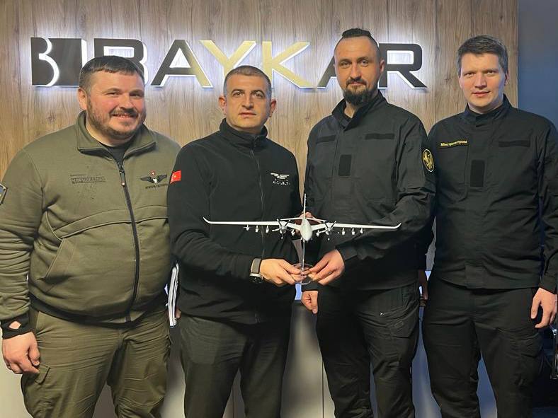 Ukraine signs three new contracts with Baykar, manufacturer of Bayraktar drones – Minister