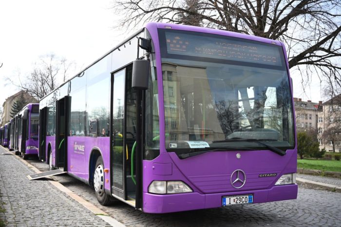 Deputy Foreign Minister Magyar announced the transfer of the first portion of 14 city buses donated by the city of Veszprém