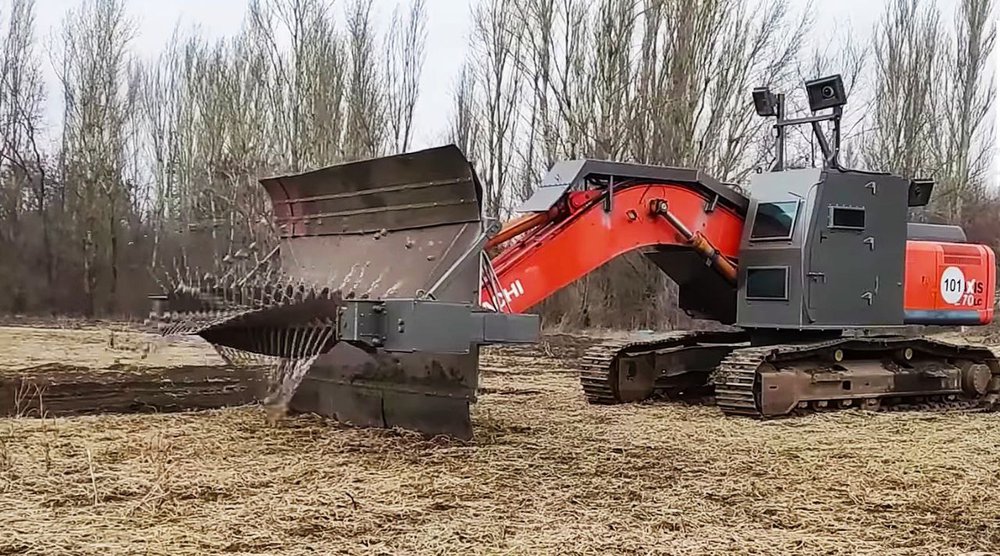 Ukrainian engineers revamp excavator into novel mine clearing machine