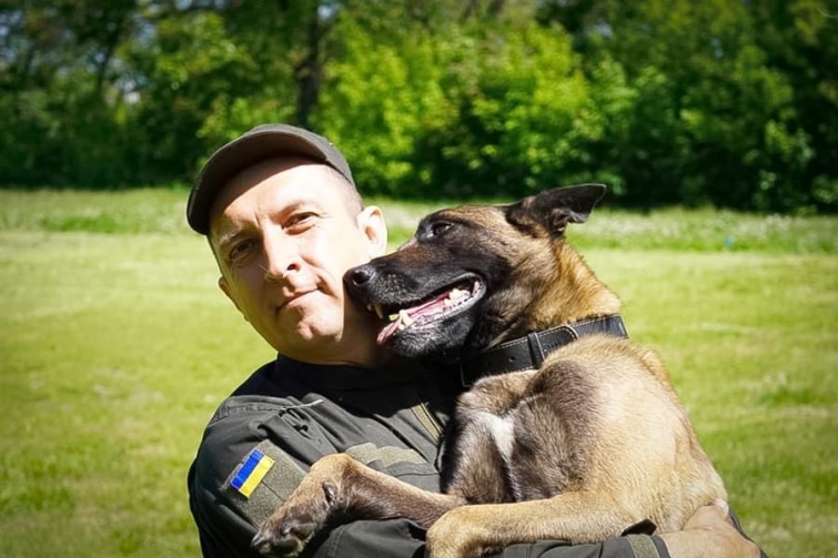 Ukrainian service dogs awarded for dedicated service