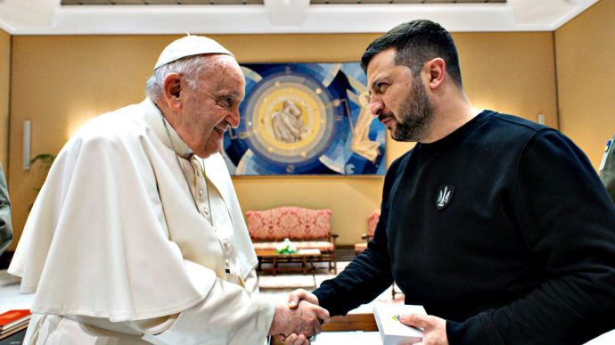 Zelenskyy meets with Pope Francis, gifts Madonna painted on bulletproof vest