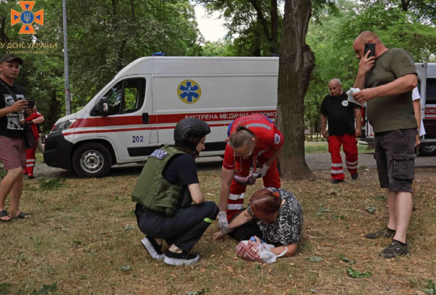 Russian attack on Zaporizhzhia’s city park: 18 people, including 6 children, were injured