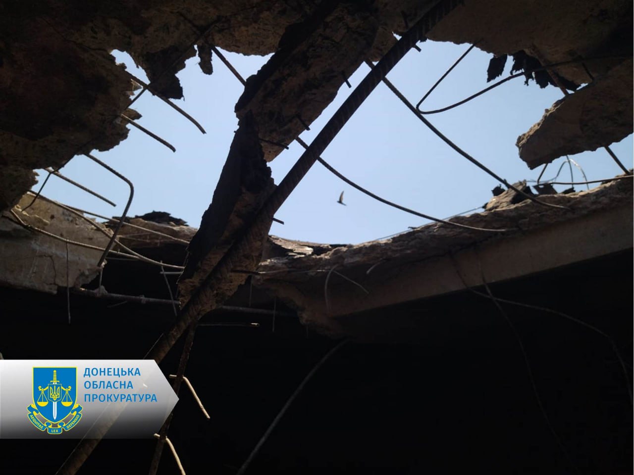Russian artillery attack kills one and injures four civilians in Donetsk Oblast