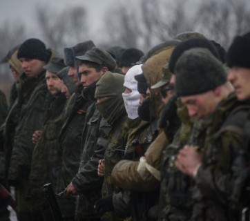 Russische Militärs behaupten nicht mehr, dass sie nicht in der Ukraine kämpfen