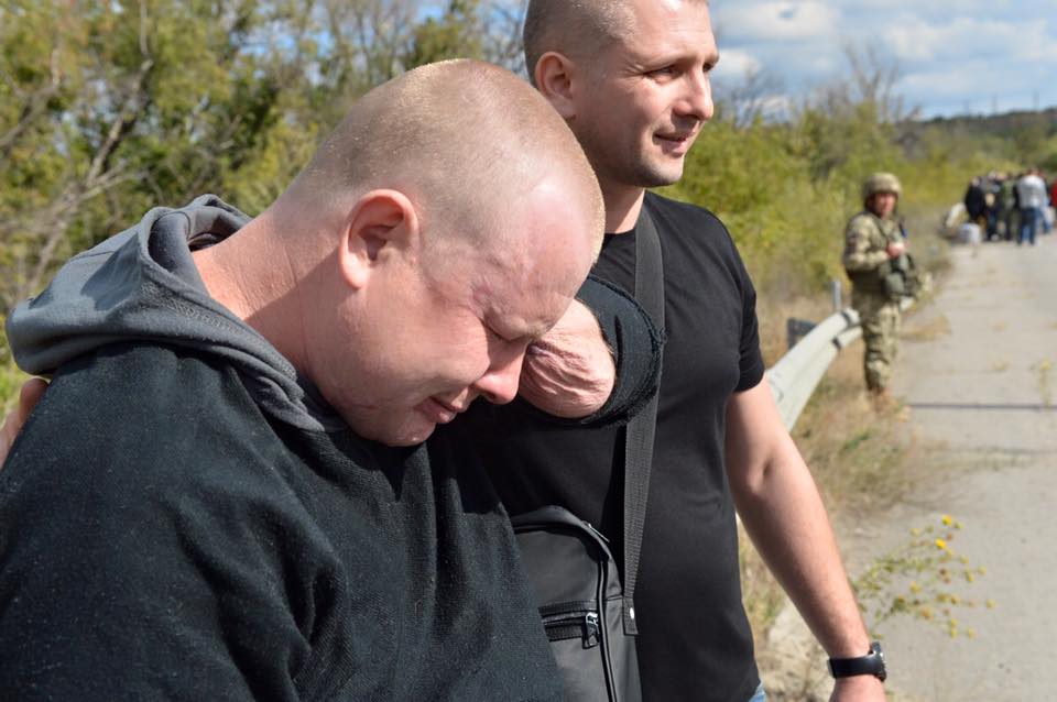 Ukrainer fordern Strafe für Graham Phillips für Verhöhnung eines schwer entstellten Kriegsgefangenen